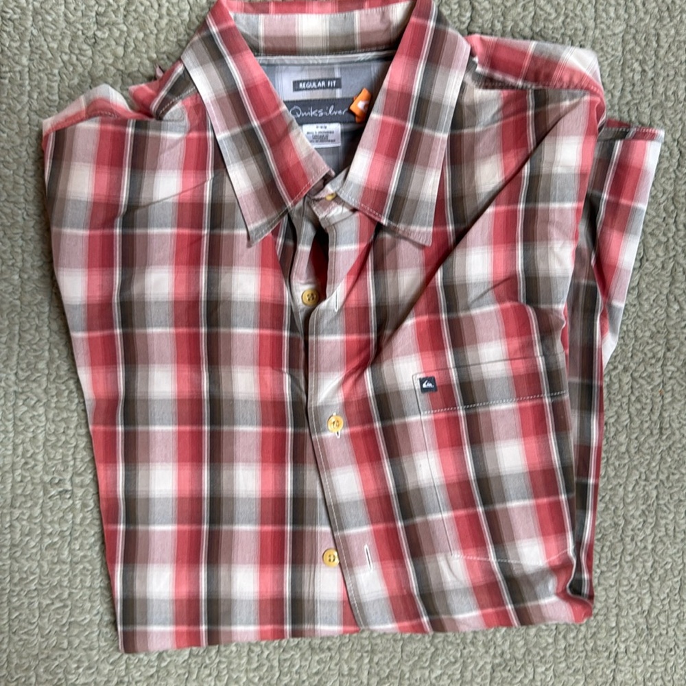 Quicksilver Men’s Long Sleeve Button down Shirt